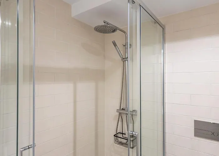 Stylish Duplex With Balcony In By Lovelystay Porto