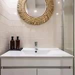 Stylish Duplex With Balcony In By Lovelystay شقة