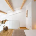Stylish Duplex With Balcony In By Lovelystay شقة *