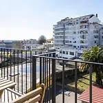 Stylish Duplex With Balcony In By Lovelystay بورتو