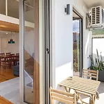 Stylish Duplex With Balcony In By Lovelystay بورتو