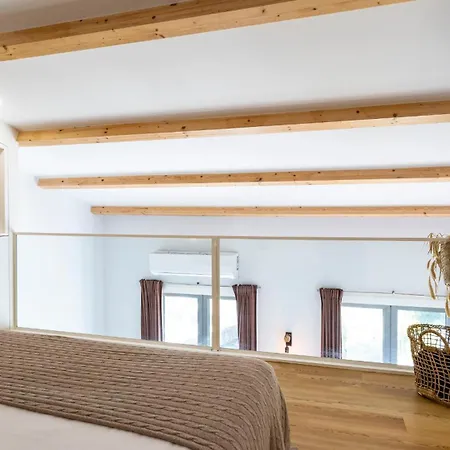 Апартаменты Stylish Duplex With Balcony In By Lovelystay Порту