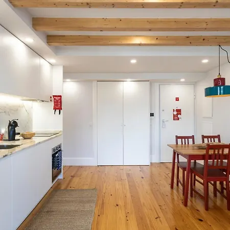 Stylish Duplex With Balcony In By Lovelystay شقة بورتو