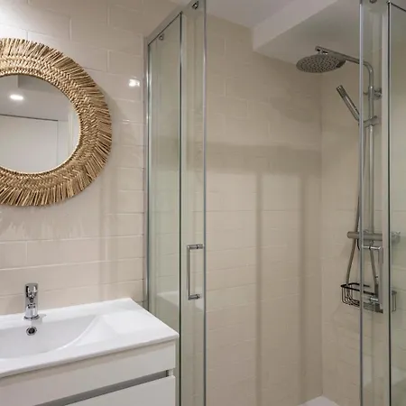 Апартаменты Stylish Duplex With Balcony In By Lovelystay *