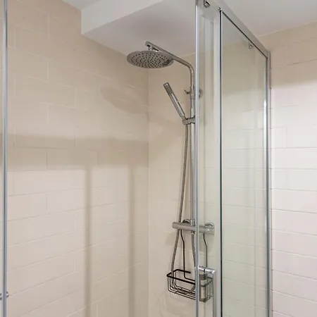 Stylish Duplex With Balcony In By Lovelystay Oporto