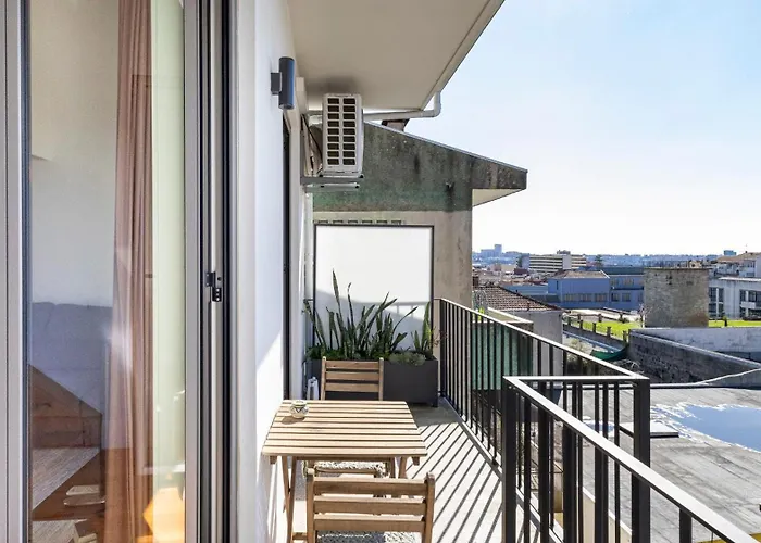 公寓 Stylish Duplex With Balcony In By Lovelystay *