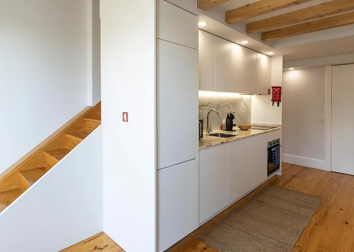 Stylish Duplex With Balcony In By Lovelystay * 波尔图