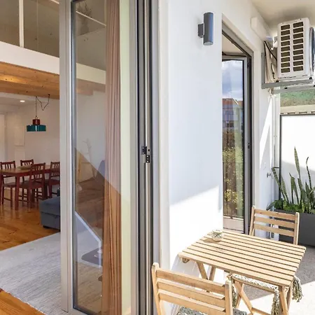 Stylish Duplex With Balcony In By Lovelystay Porto
