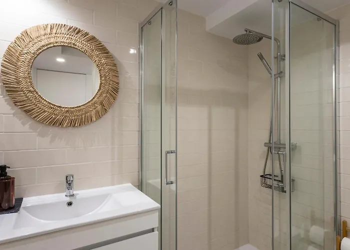 Διαμέρισμα Stylish Duplex With Balcony In By Lovelystay *