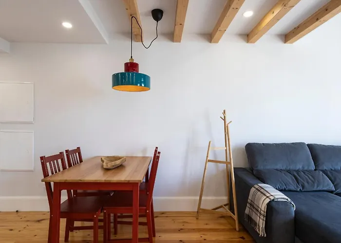 Διαμέρισμα Stylish Duplex With Balcony In By Lovelystay