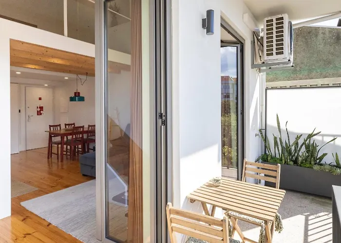 Stylish Duplex With Balcony In By Lovelystay Πόρτο