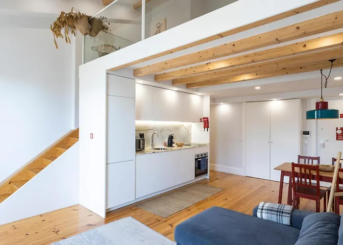 Stylish Duplex With Balcony In By Lovelystay Appartamento