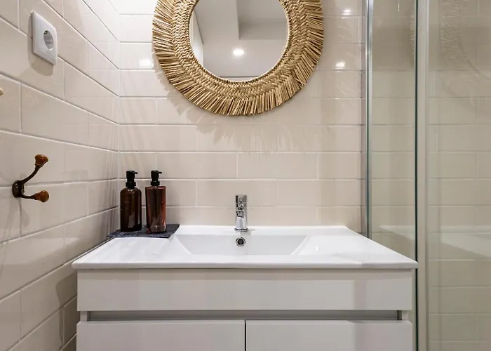 Stylish Duplex With Balcony In By Lovelystay Appartamento